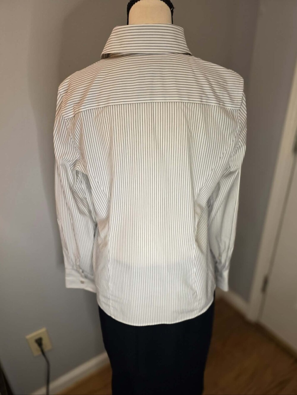 Talbots Women's White & Pinstripe Long Sleeve Blouse - Size 10 - Picture 2 of 5